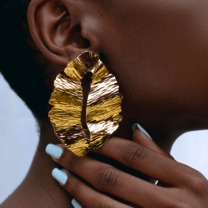 KAUWRI MANDULI EARRINGS